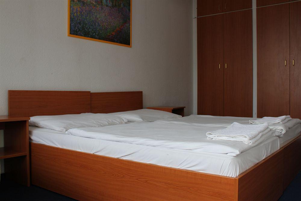 Romai Hotel Budapest Bagian luar foto